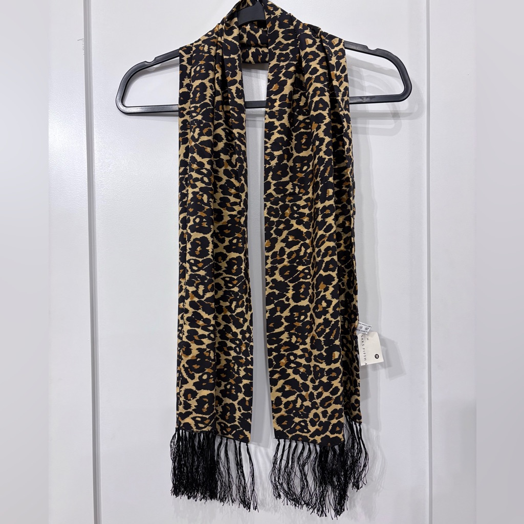 Nwt Saks Fifth Ave 100% Silk Made In Italy Leopard Print Scarf Large 64” X 11,5” — image 3 of 8